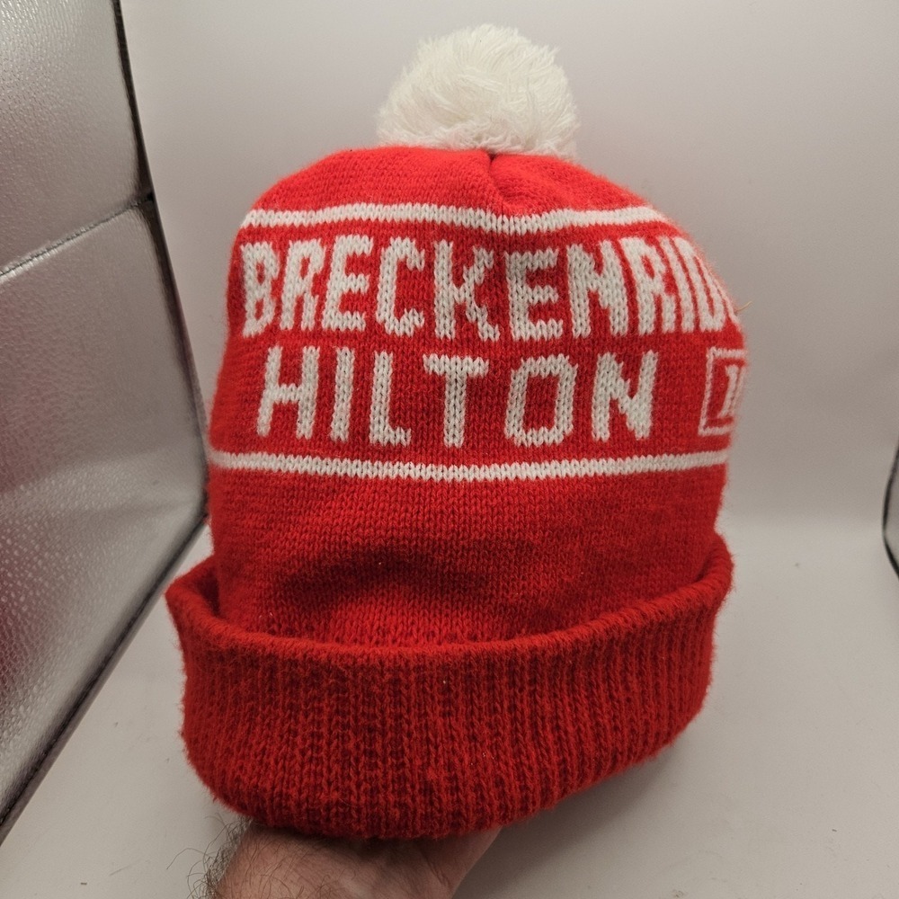VTG Breckenridge Hilton Hatโ Cap Beanie Colorado POM WINTER SNOW Ski Red